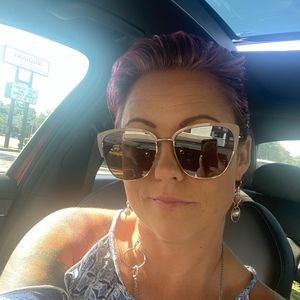 Meet your Posher, Rochae